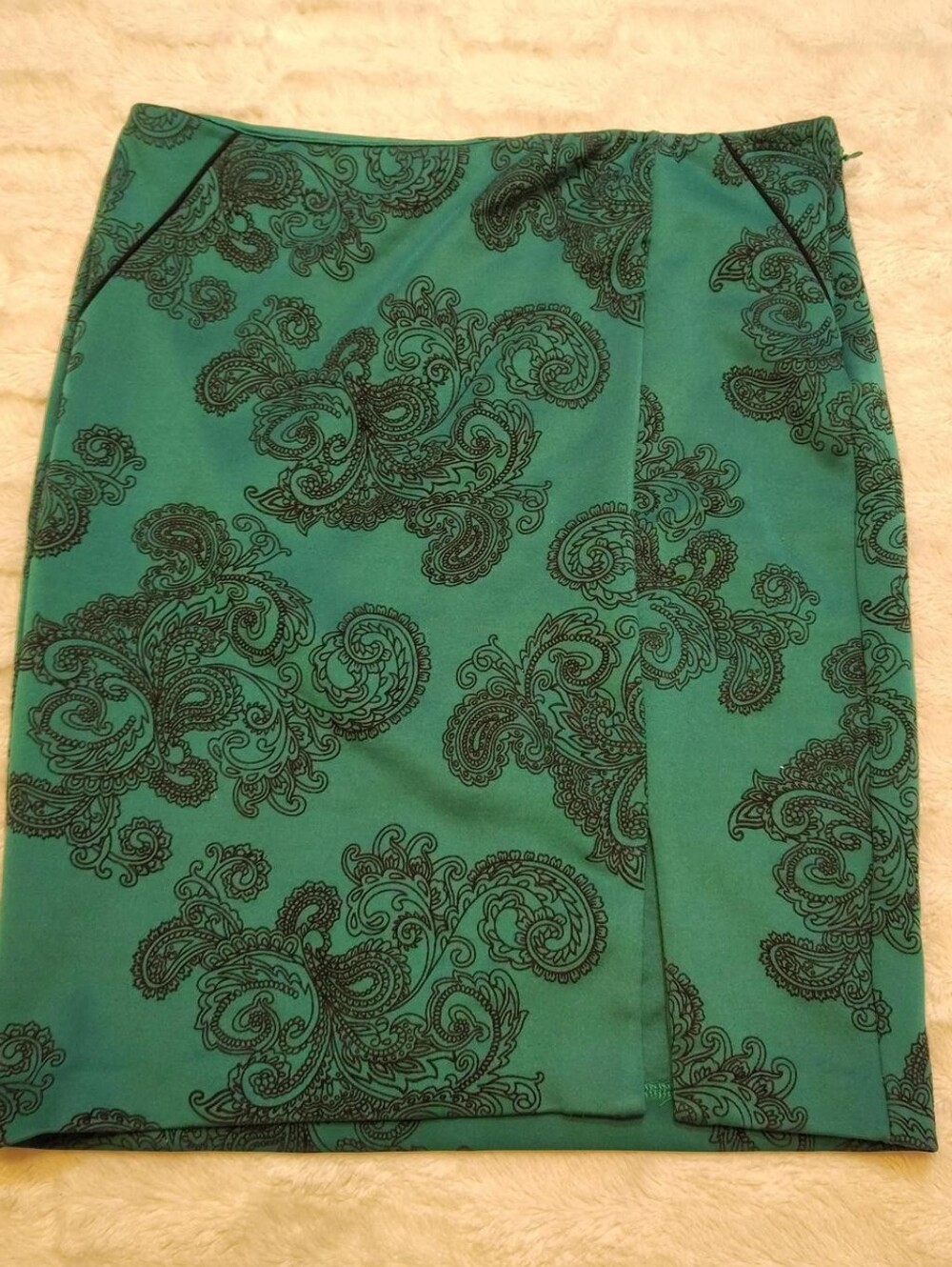 Venus Green And Black Paisley Skirt